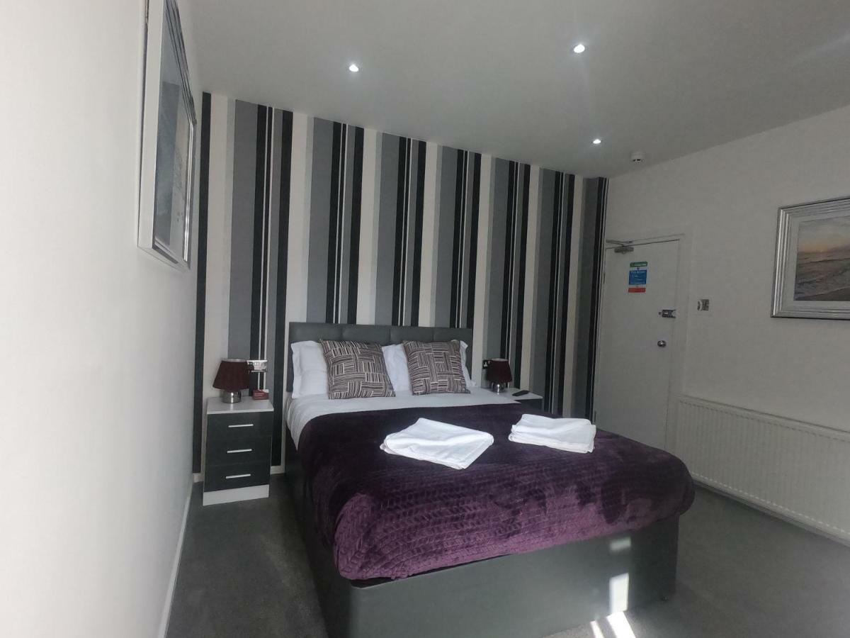 Hotel 33