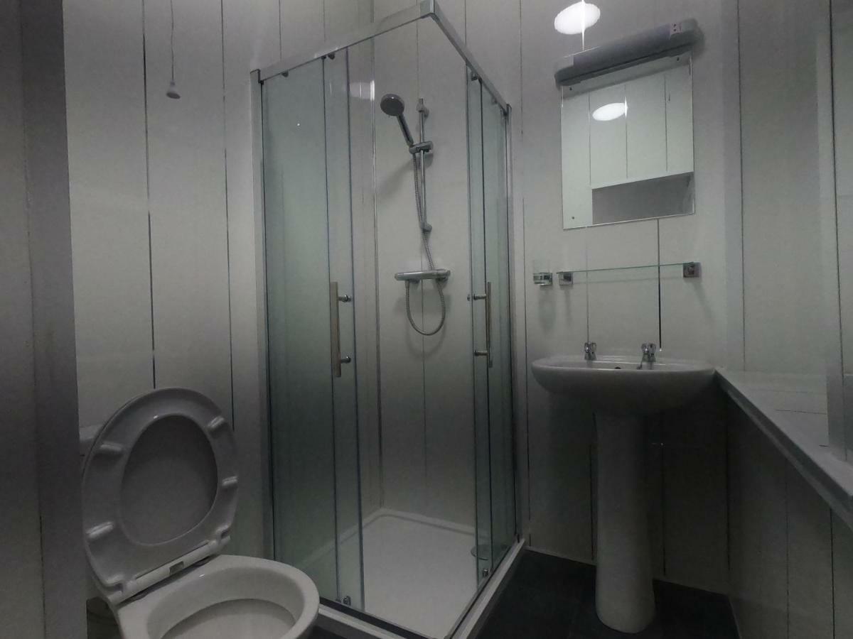 33 Hotel *